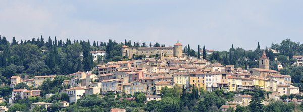 Quels sont les critères pour choisir une location de vacances en Provence avec des visites de marchés?
